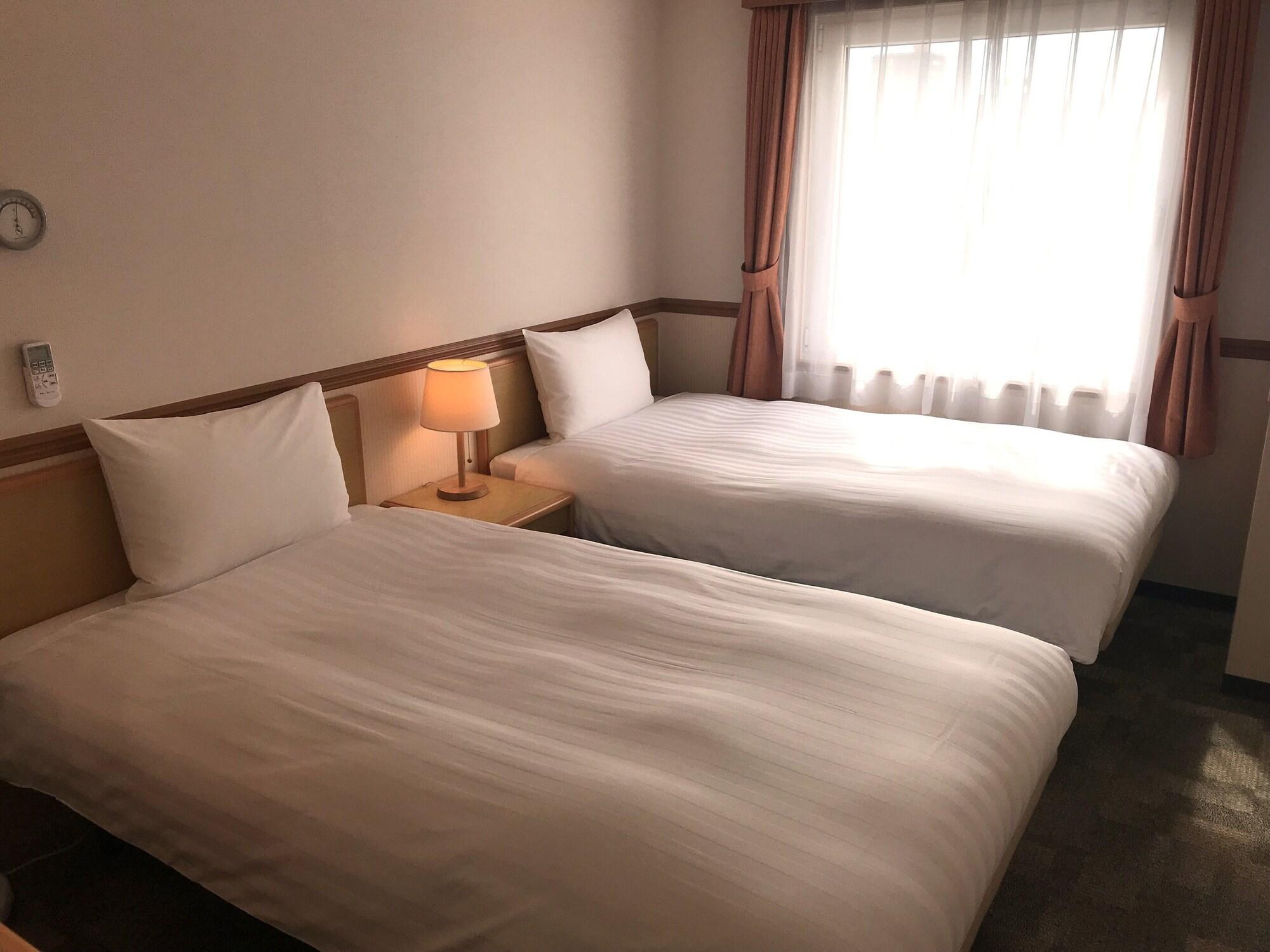 Toyoko Inn Hiroshima Heiwa-Odori Exterior photo