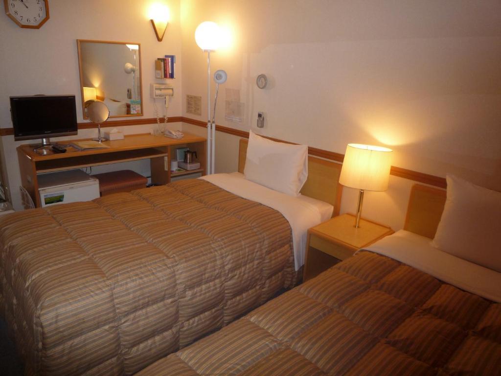 Toyoko Inn Hiroshima Heiwa-Odori Exterior photo